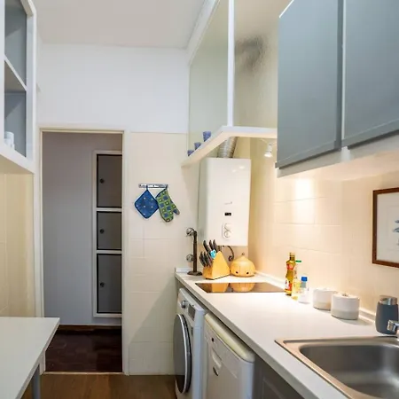 1br1 In Moscavide, Metro Close * Лиссабон