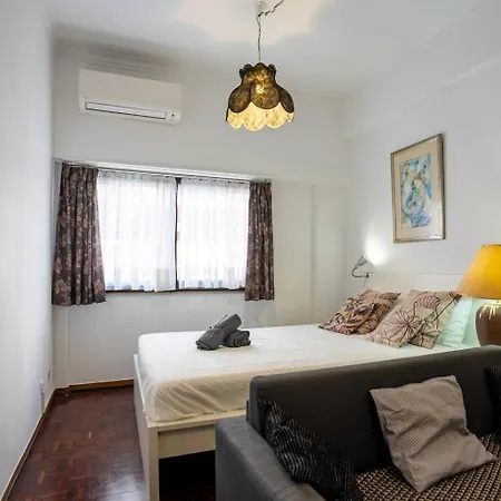 1br1 In Moscavide, Metro Close *