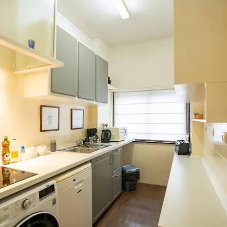 Apartamento 1br1 In Moscavide, Metro Close *